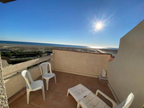 Villa T2 en Front de Mer avec Parking Privé - FR-1-81-548